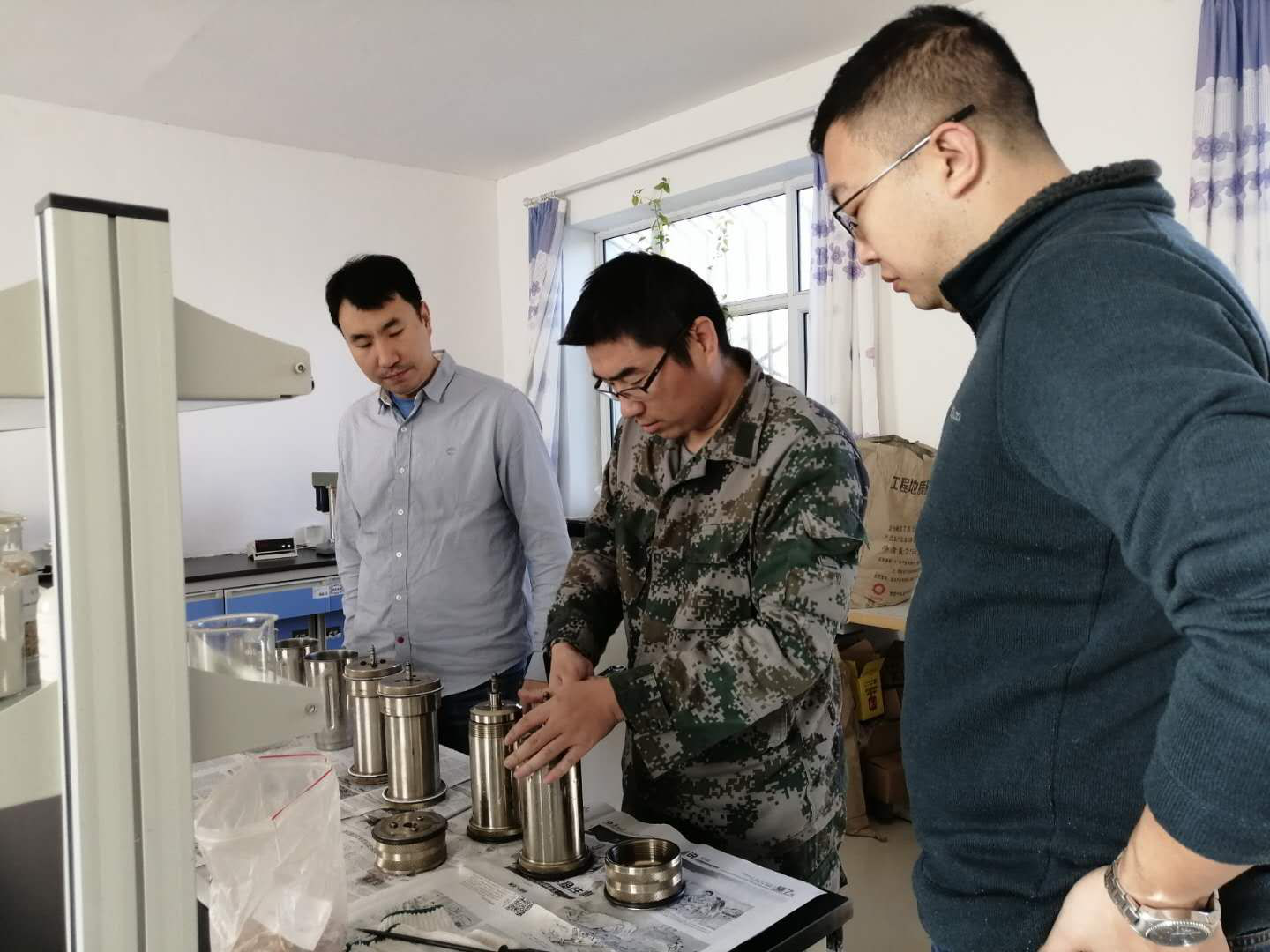 图片为产品试验中 图片为产品试验中
